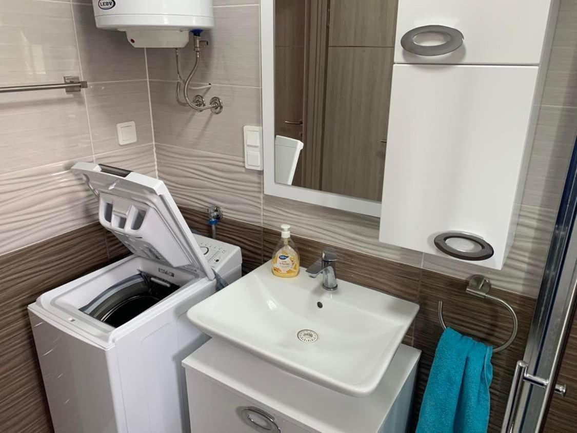 D&W Mandre 34 Apartment Luaran gambar